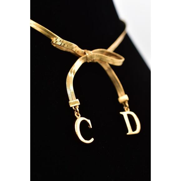 Christian Dior Vintage Bow Choker Necklace Logo CD Charm Gold Chain Signed BinBD - Picture 5 of 12